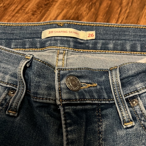 Levi’s Jeans - Picture 6 of 9